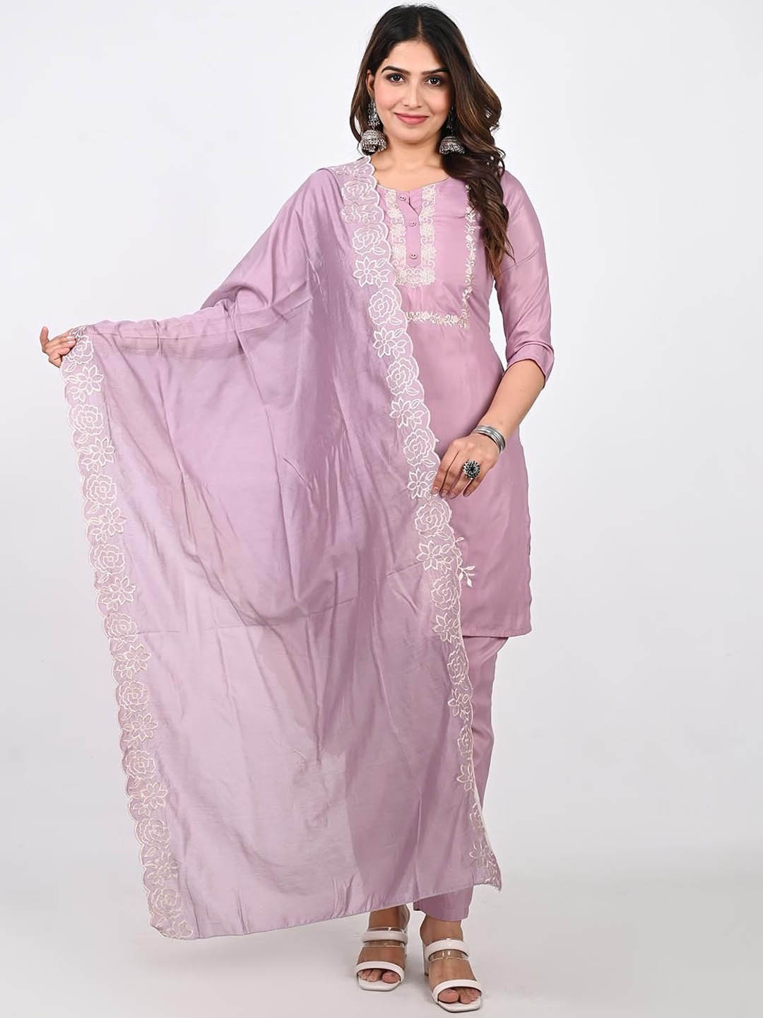 

KAVITA GUPTA Yoke Design Thread Work Cotton Silk Straight Kurta With Palazzos & Dupatta, Mauve