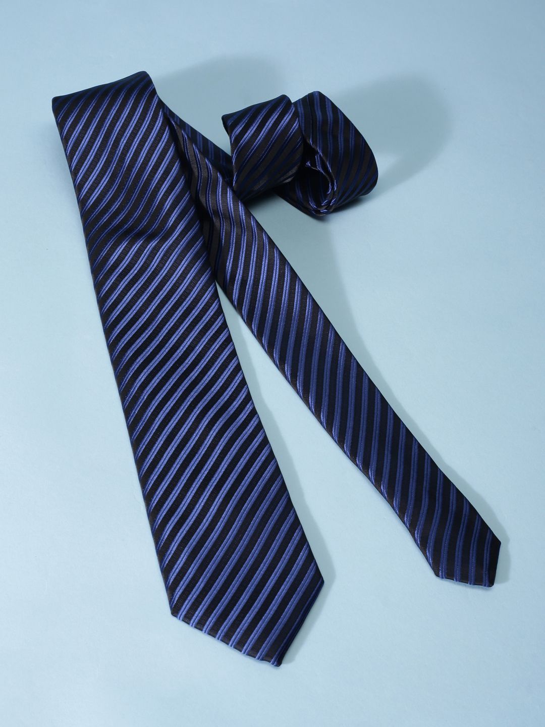 

Allen Solly Men Striped Broad Tie, Navy blue