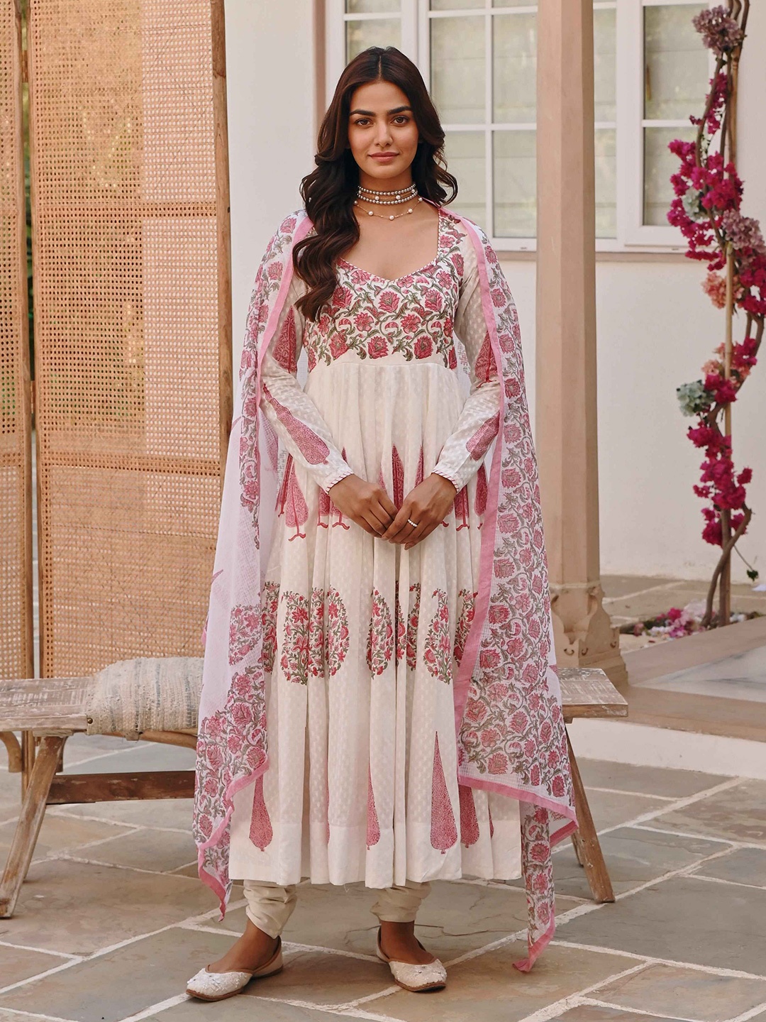 

KARAJ JAIPUR Floral Printed Dobby Weave Pure Cotton Anarkali Kurta with Pyjamas & Dupatta, White