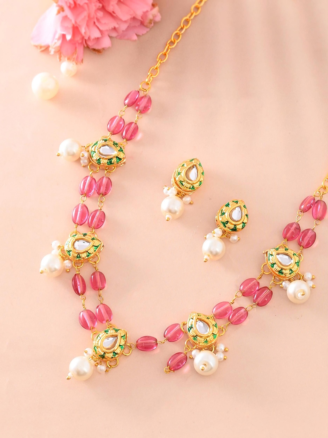 

DASTOOR Gold-Plated Kundan-Studded & Beaded Necklace & Earrings