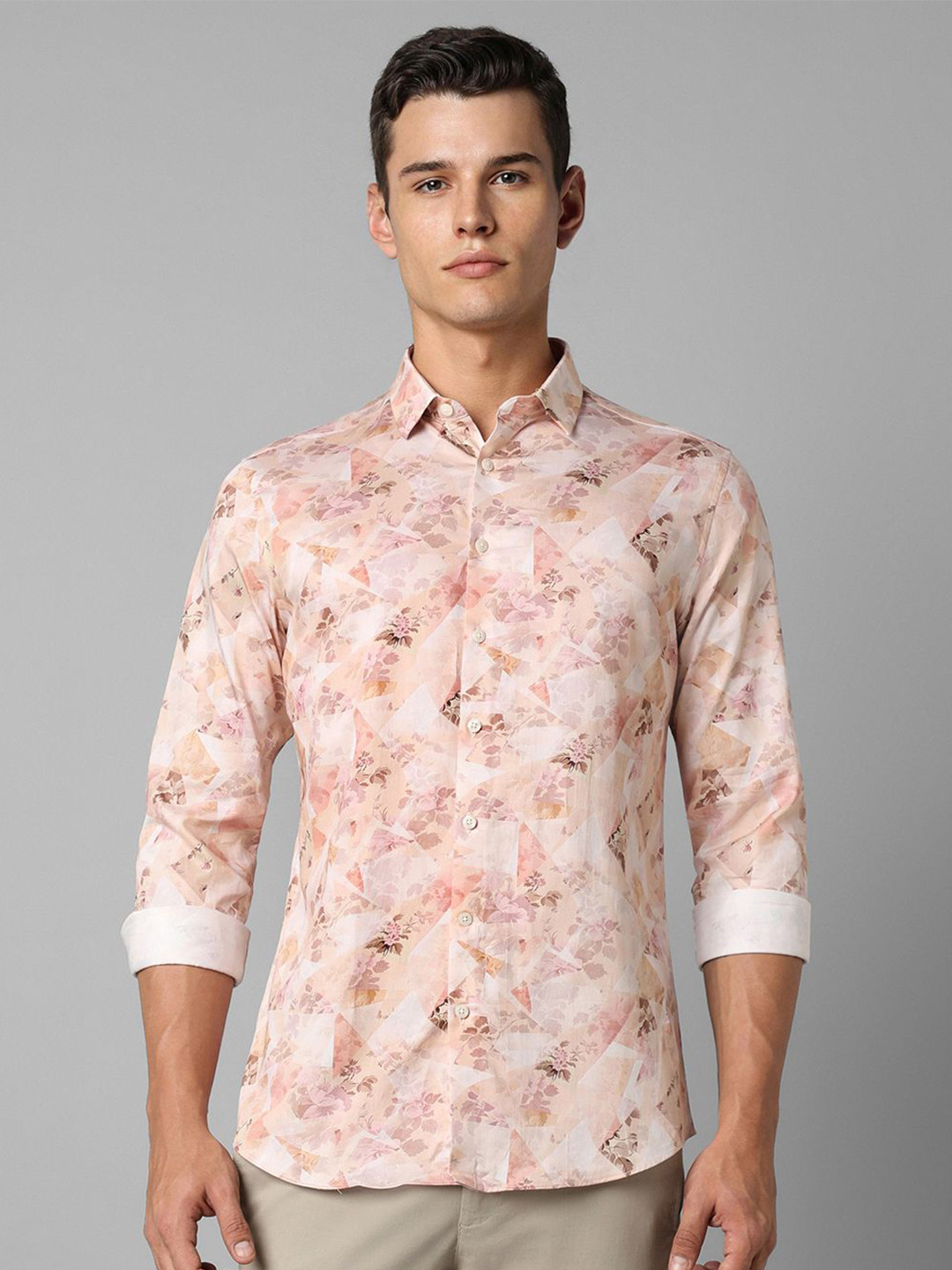 

Louis Philippe Sport Men Slim Fit Floral Opaque Printed Casual Shirt, Peach