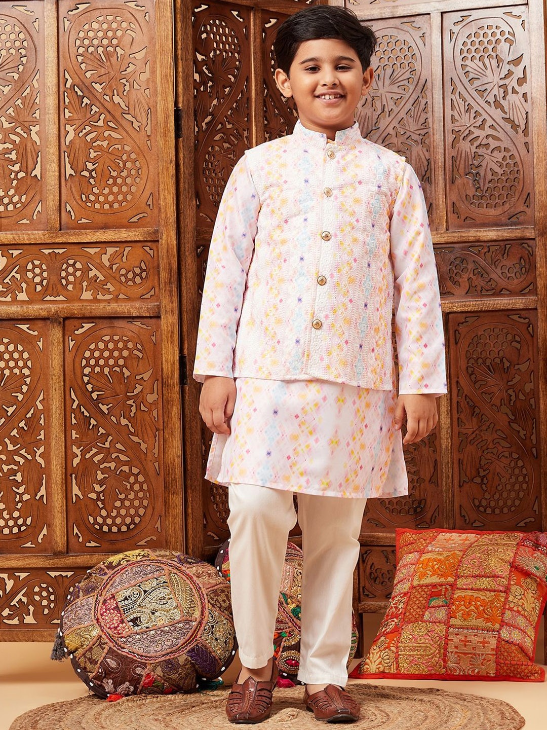 

Stylo Bug Boys Printed Straight Kurta with Trousers, Pink