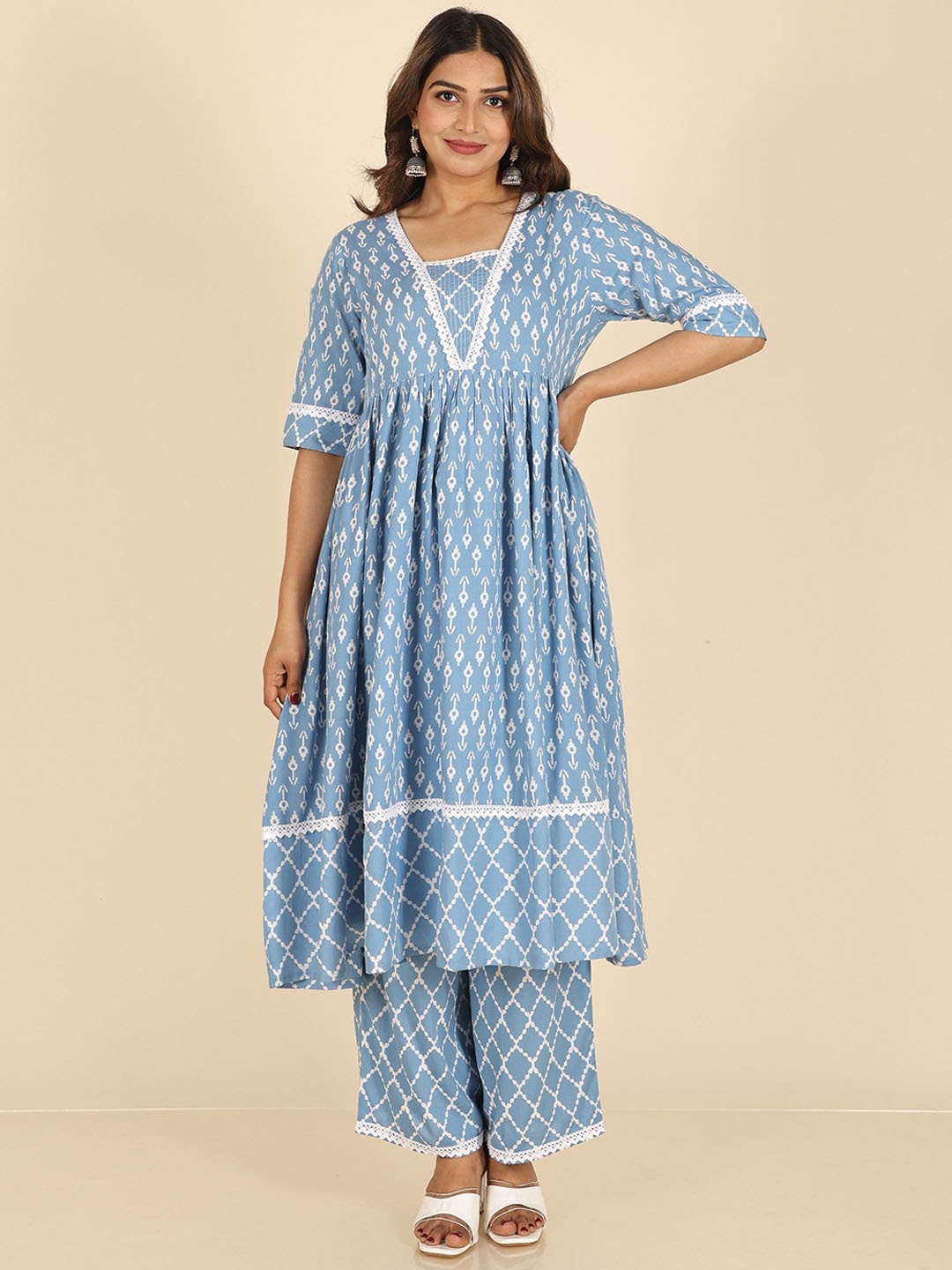 

Aramya Ethnic Motifs Printed Pleated Thread Work Kurta With Palazzos, Blue