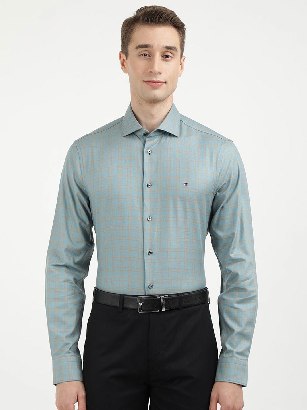 

Tommy Hilfiger Men Cutaway Collar Checked Cotton Formal Shirt, Blue