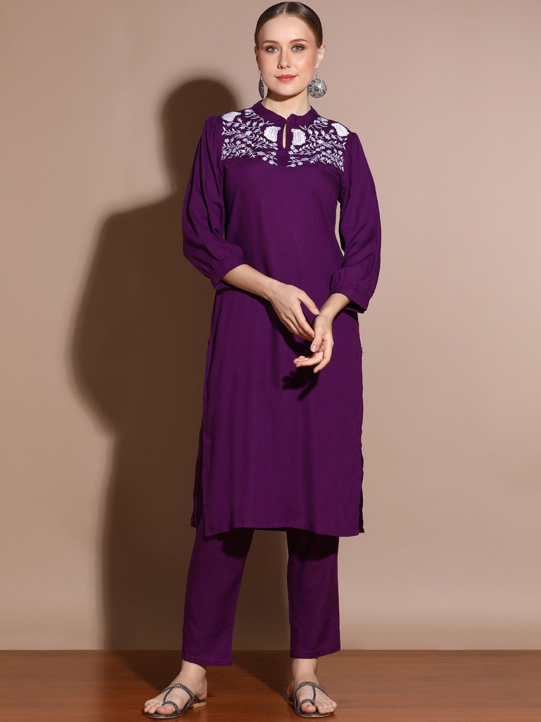 

Anouk Floral Embroidered Regular Thread Work Straight Kurta with Trousers, Purple