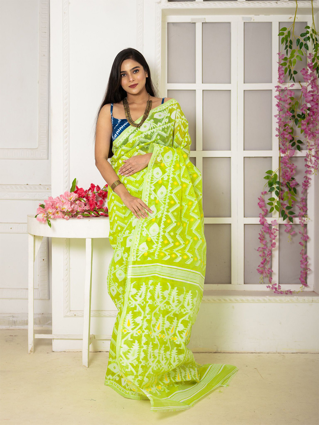 

Uttariya Woven Design Jamdani Saree, Lime green
