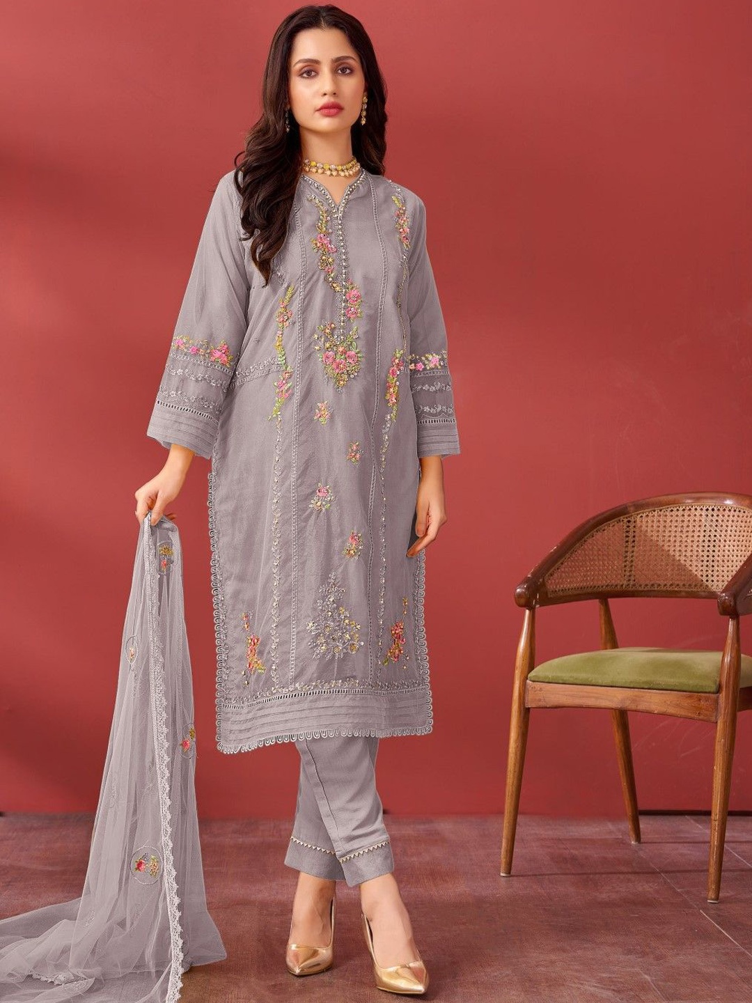 

AUTUMN LANE Floral Embroidered Sequinned Straight Kurta With Trouser & Dupatta, Purple