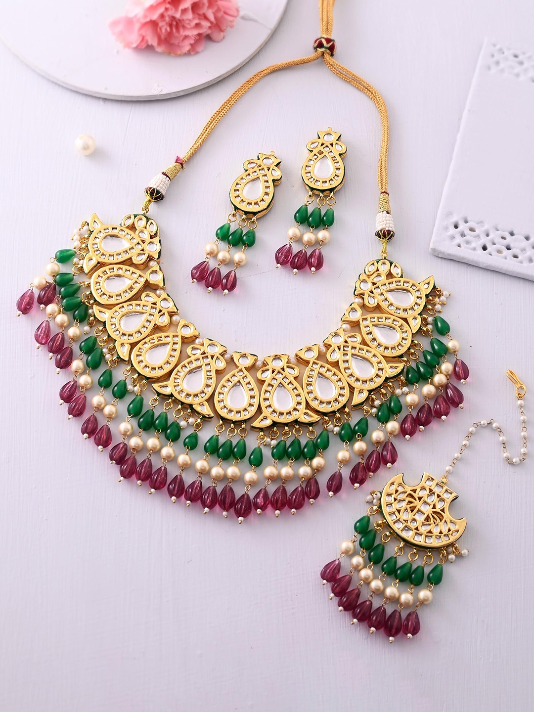 

DASTOOR Gold-Plated Kundan-Studded & Beaded Necklace & Earrings