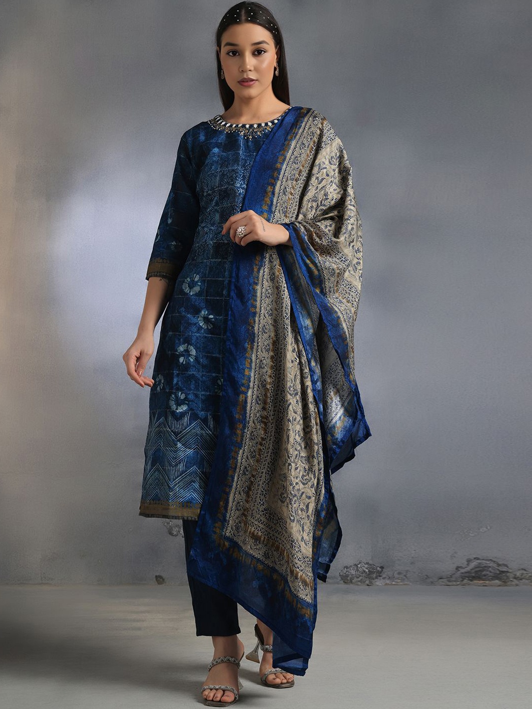 

Rang by Indya Women Ethnic Motifs Printed Regular Thread Work Pure Cotton Kurta with Trousers & With Dupatta, Blue