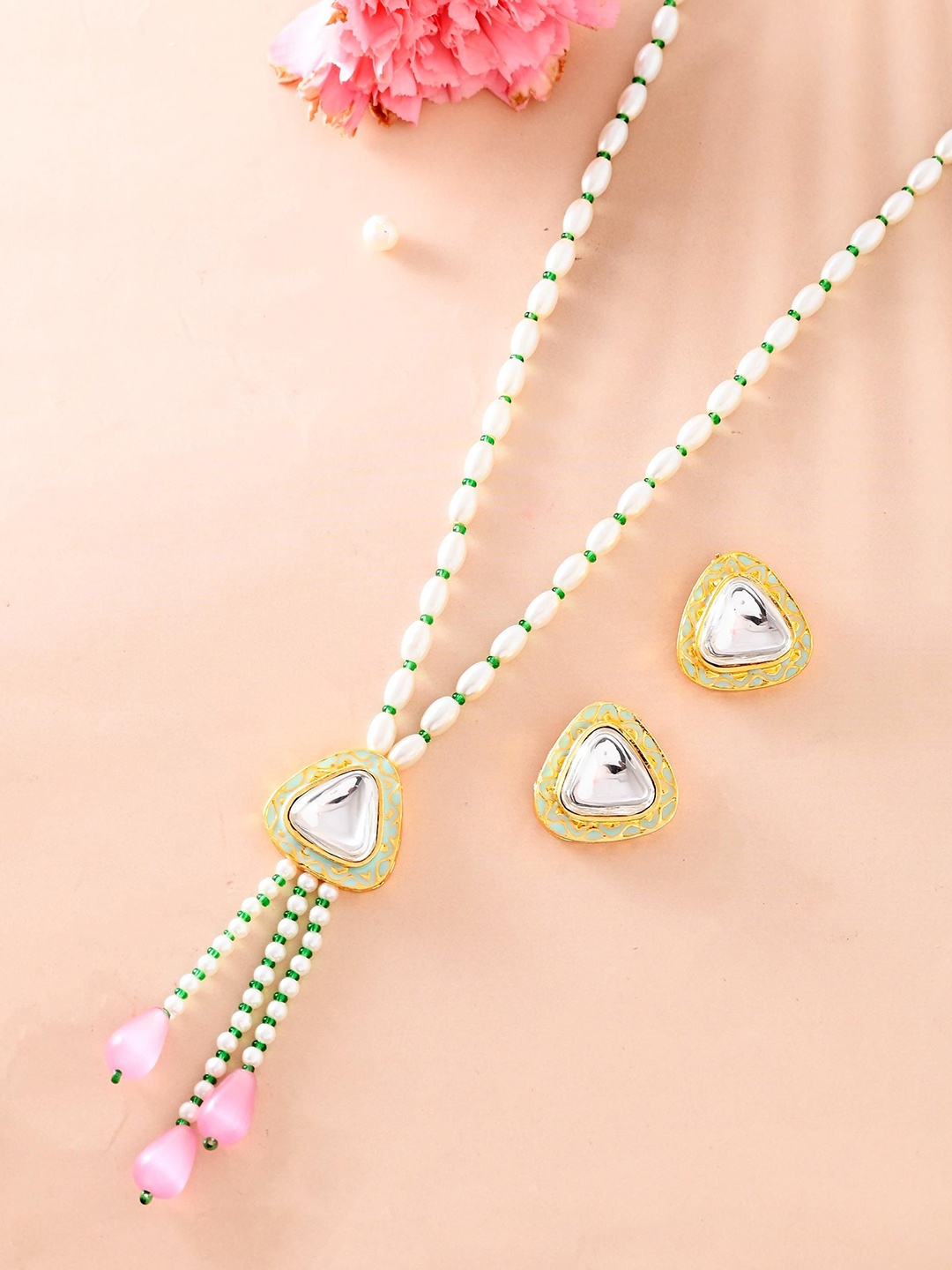 

DASTOOR Gold-Plated Kundan-Studded & Beaded Necklace & Earrings