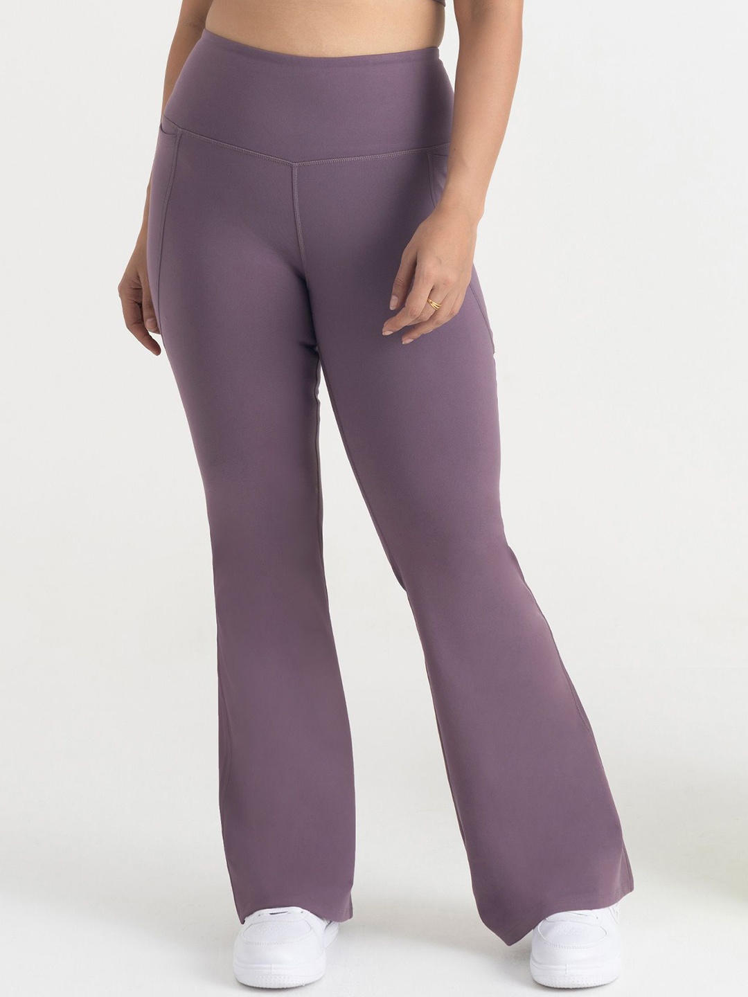 

Hunnit Zen Active Wear High Waist Flare Pants, Mauve