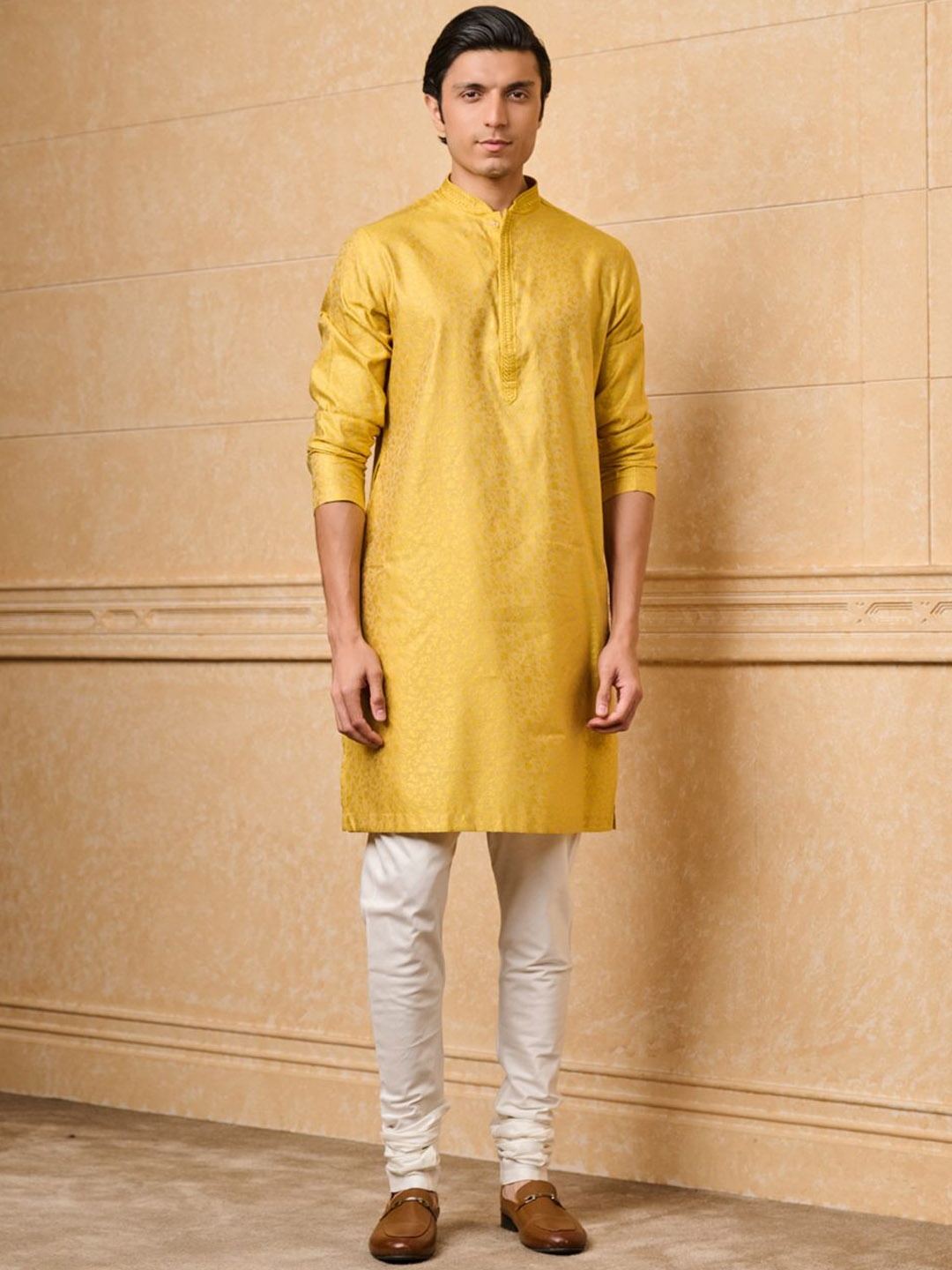 

Tasva Floral Woven Design Mandarin Collar Regular Thread Work Kurta With Pyjama, Yellow