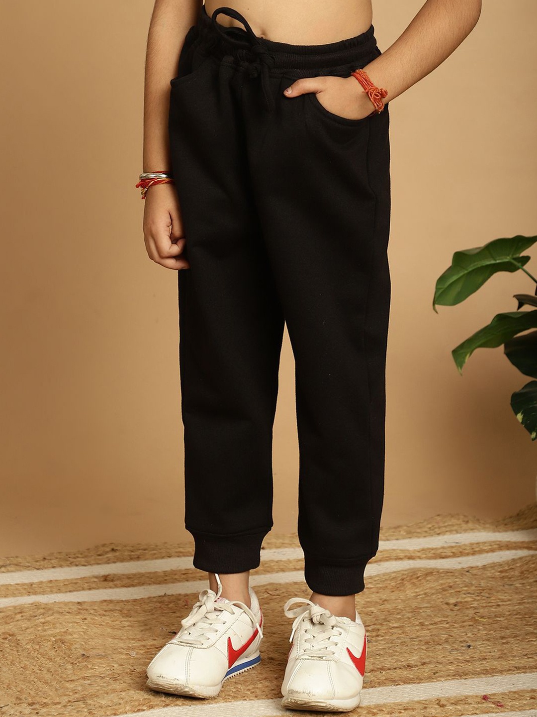 

MINI & MING Girls Relaxed Low-Rise Easy Wash Pleated Trousers, Black