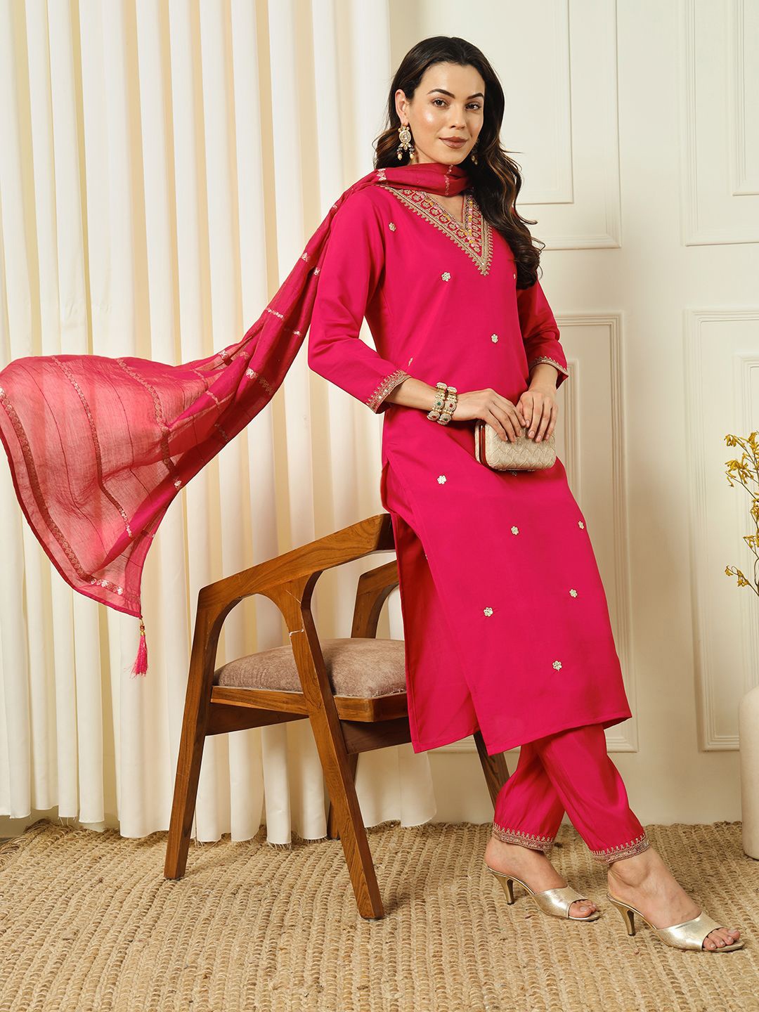 

VredeVogel Floral Embroidered Straight Kurta & Trousers With Dupatta, Pink