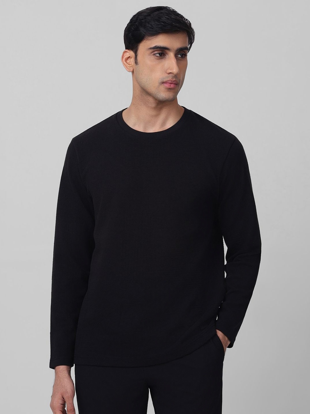 

Mufti Men Solid Round Neck Cotton Slim Fit T-shirt, Black