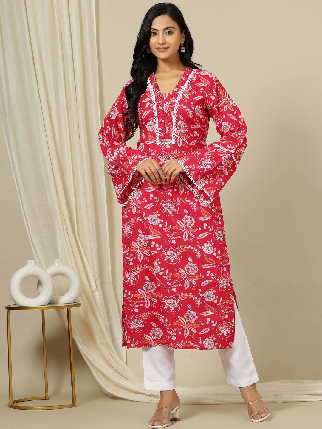 

MASSTANI BY INDDUS Floral Printed Bell Sleeves Gotta Patti Straight Cotton Kurta, Red