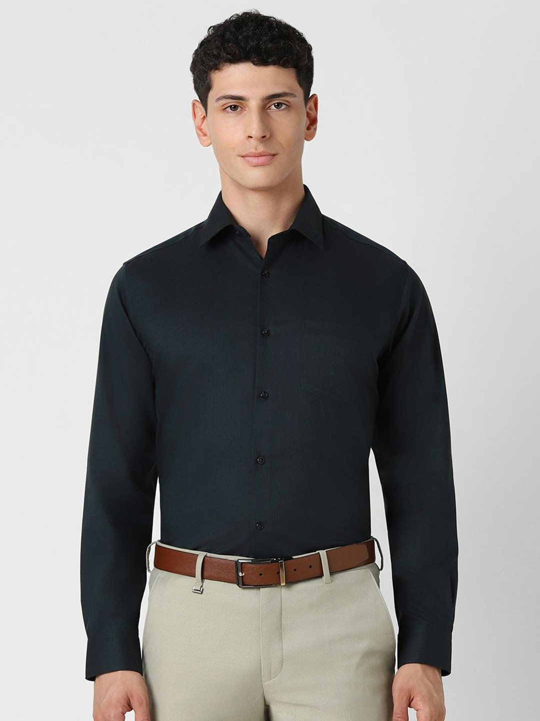 

Van Heusen Men Spread Collar Solid Cotton Formal Shirt, Green