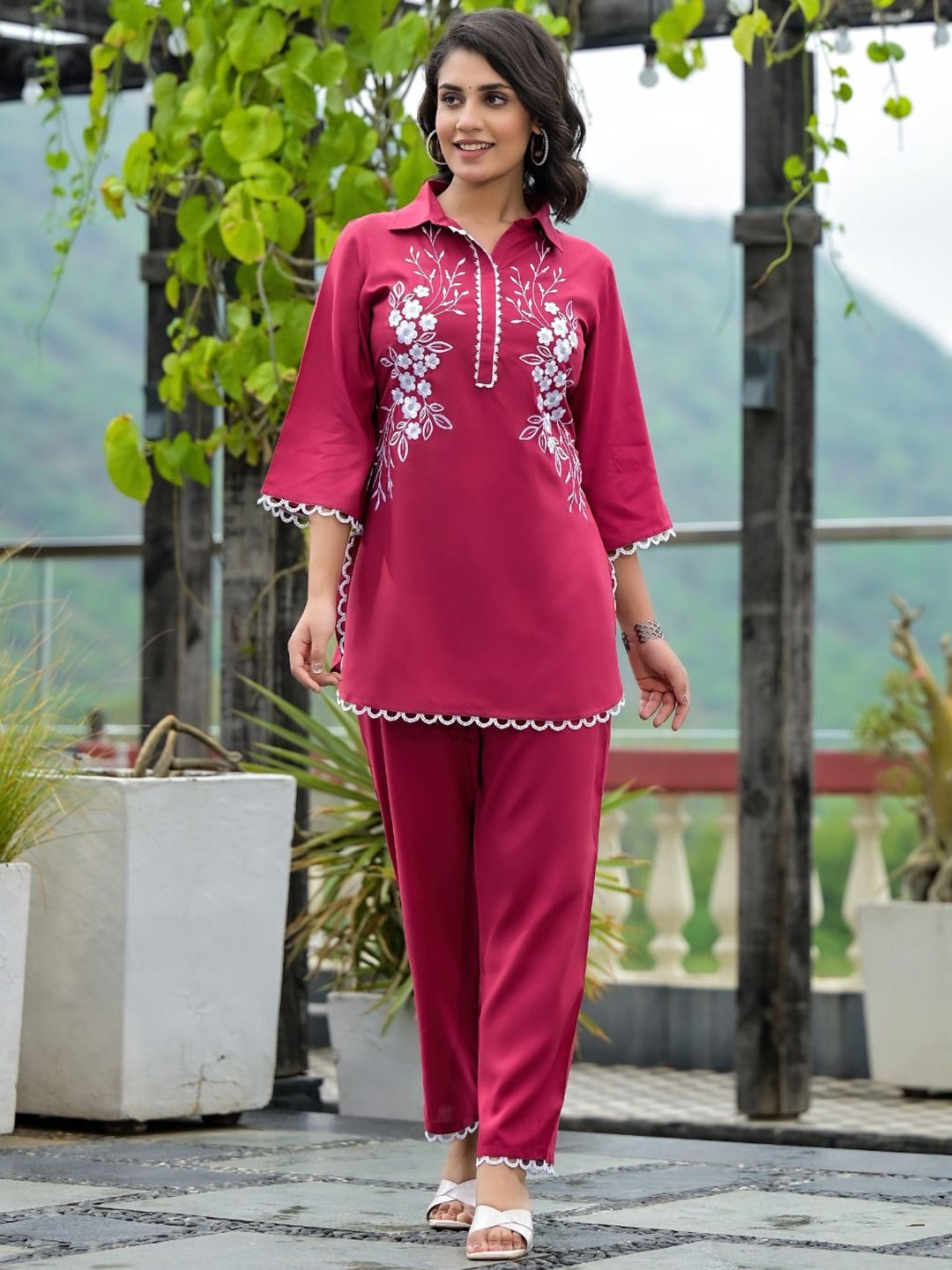 

Label Khoj Floral Embroidered Tunic With Trousers, Pink