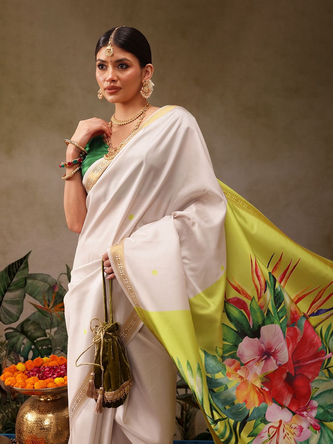 

Silk Land Onam Special Floral Printed Kasavu Silk Saree, White