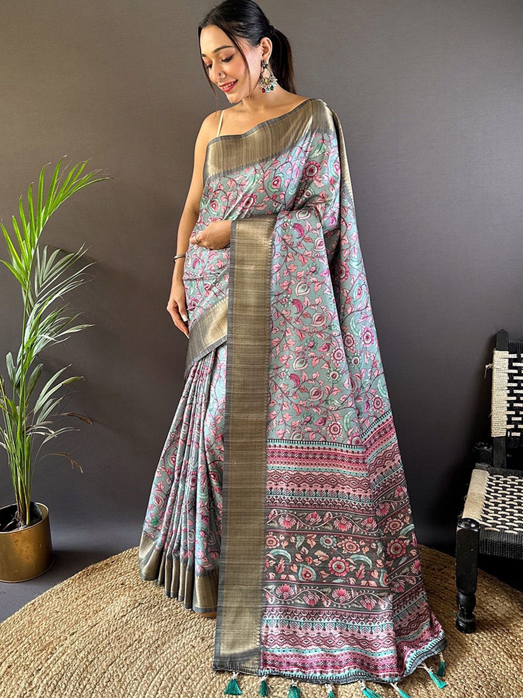 

Ishin Kalamkari Printed Zari Tussar Saree, Blue