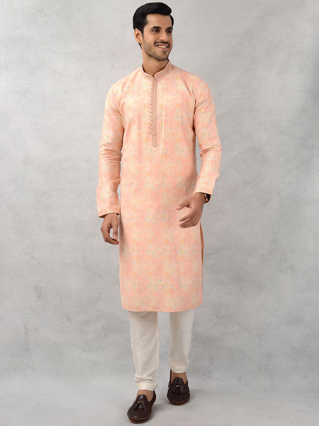 

azania Chevron Printed Mandarin Collar Long Sleeves Straight Kurta with Pyjamas, Peach