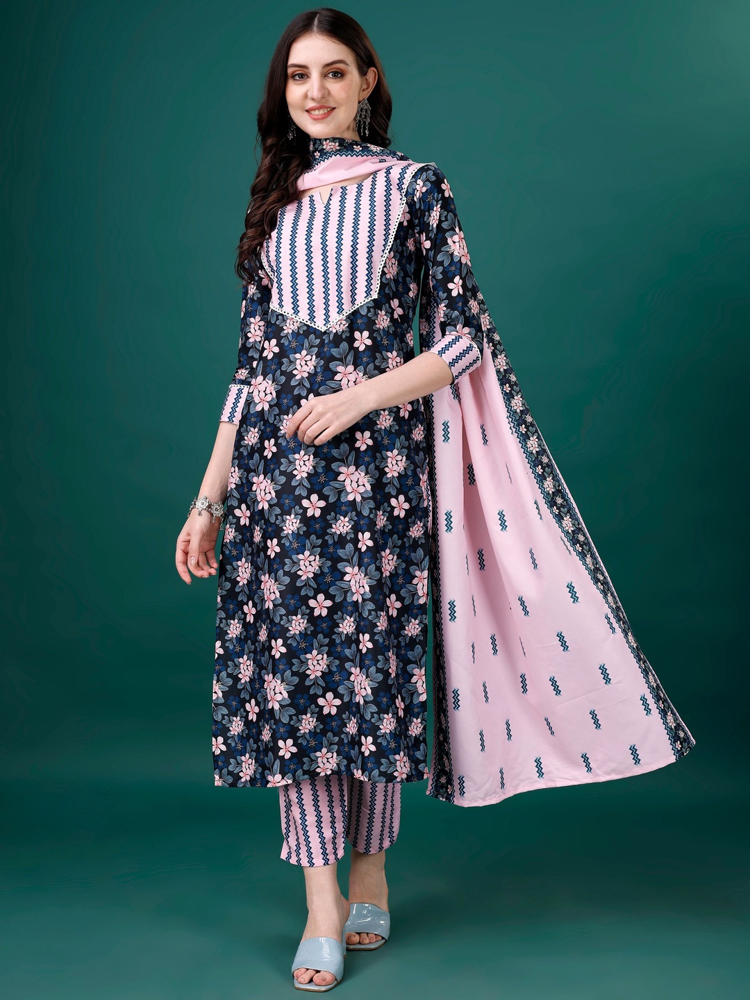 

FANTASY FAB Ethnic Motifs Printed Straight Kurta with Trousers & Dupatta, Blue