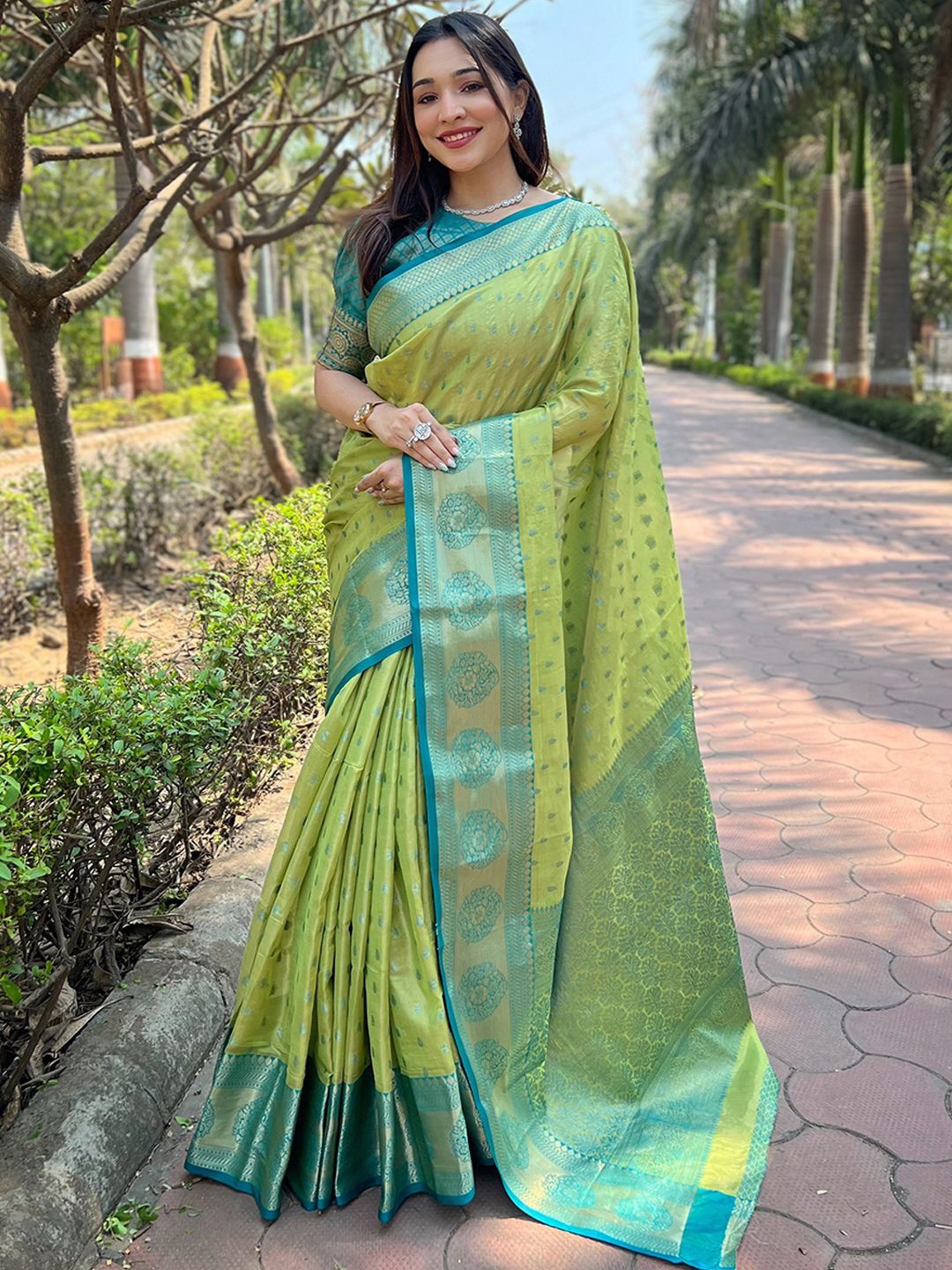 

Mitera Woven Design Zari Saree, Green