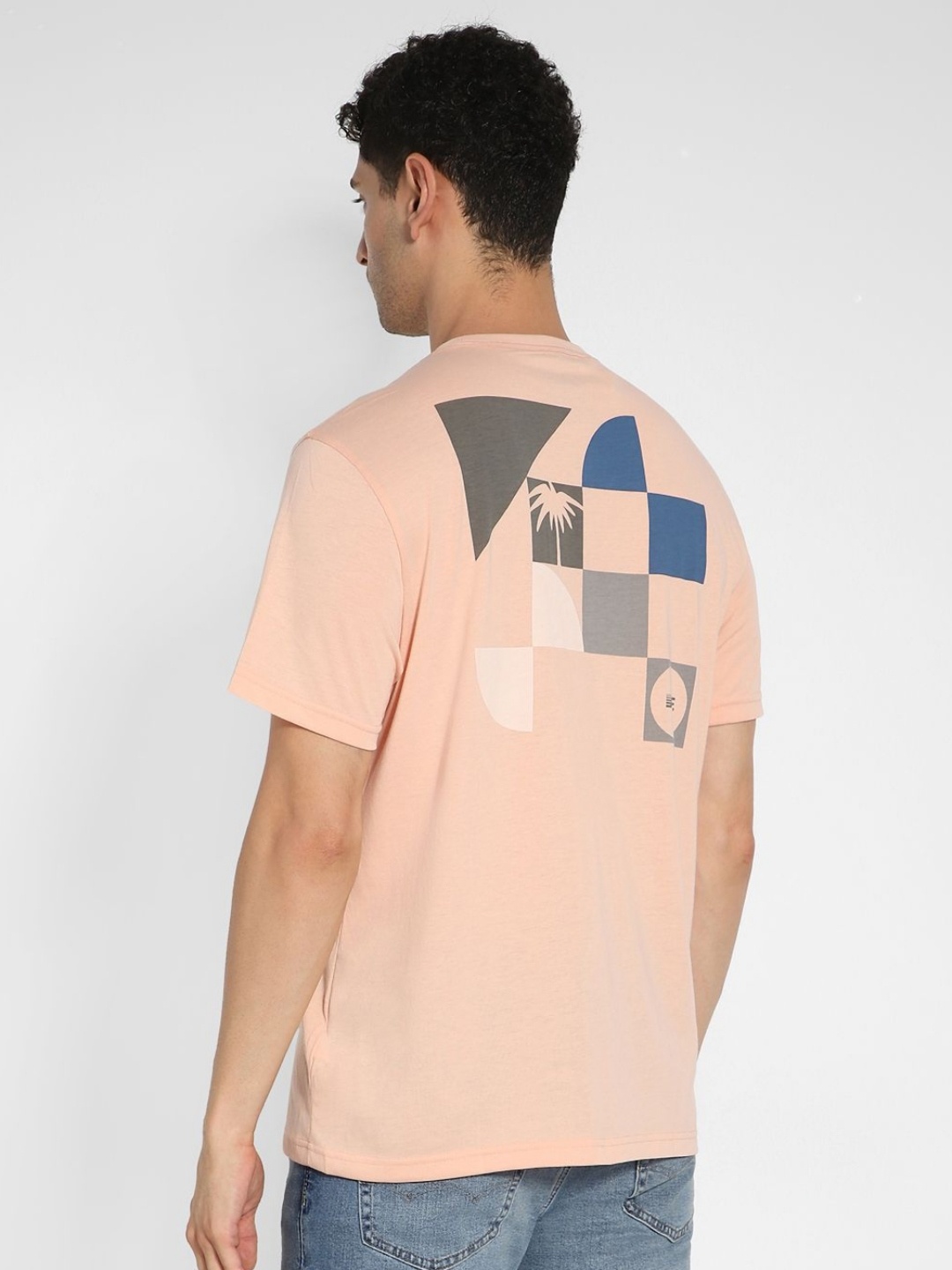 

AMERICAN EAGLE OUTFITTERS Men Geometric Printed Round Neck T-shirt, Peach