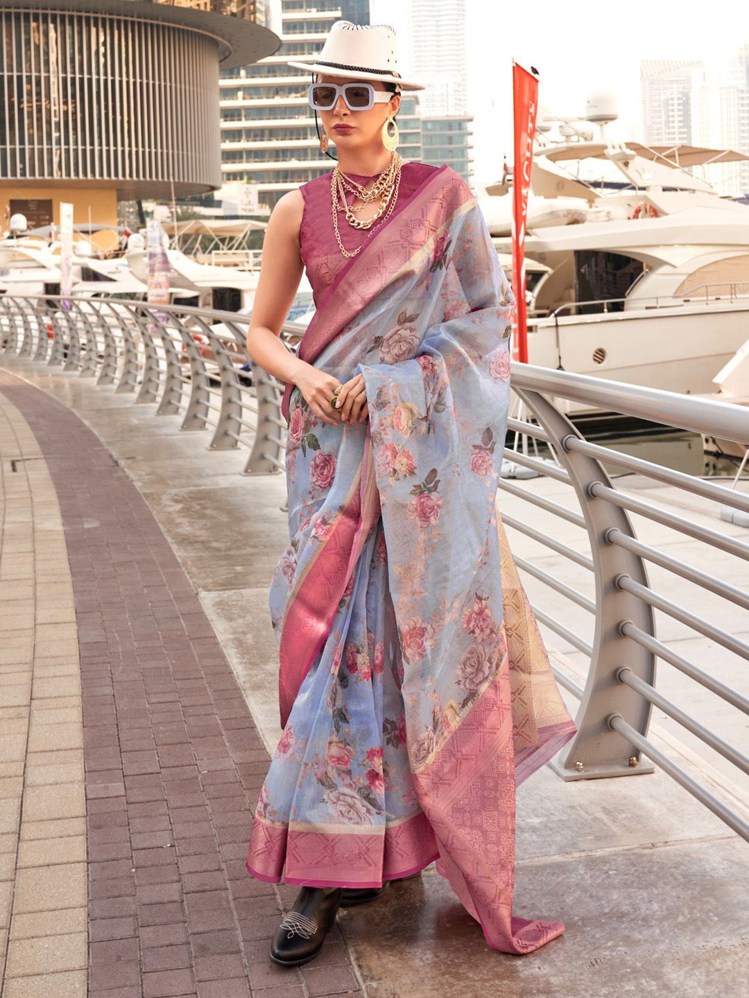 

Mitera Floral Woven Design Sungudi Saree, Blue