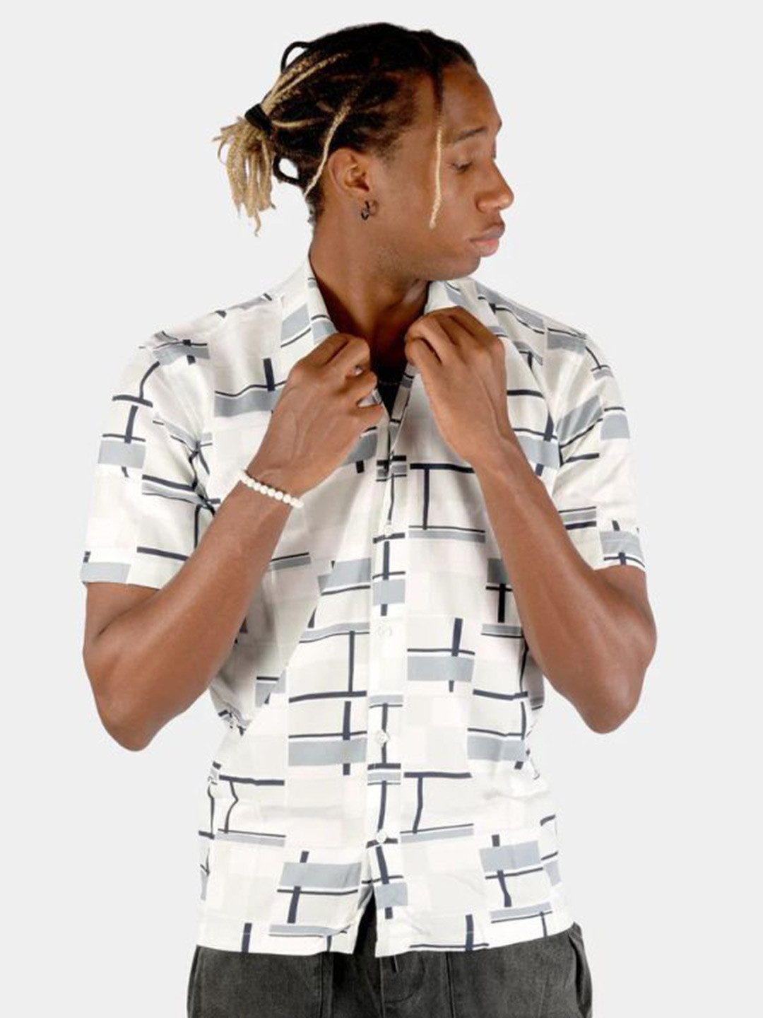 

BOTABOCHI Men Classic Cuban Collar Geometric Printed Cotton Relaxed Fit Casual Shirt, White