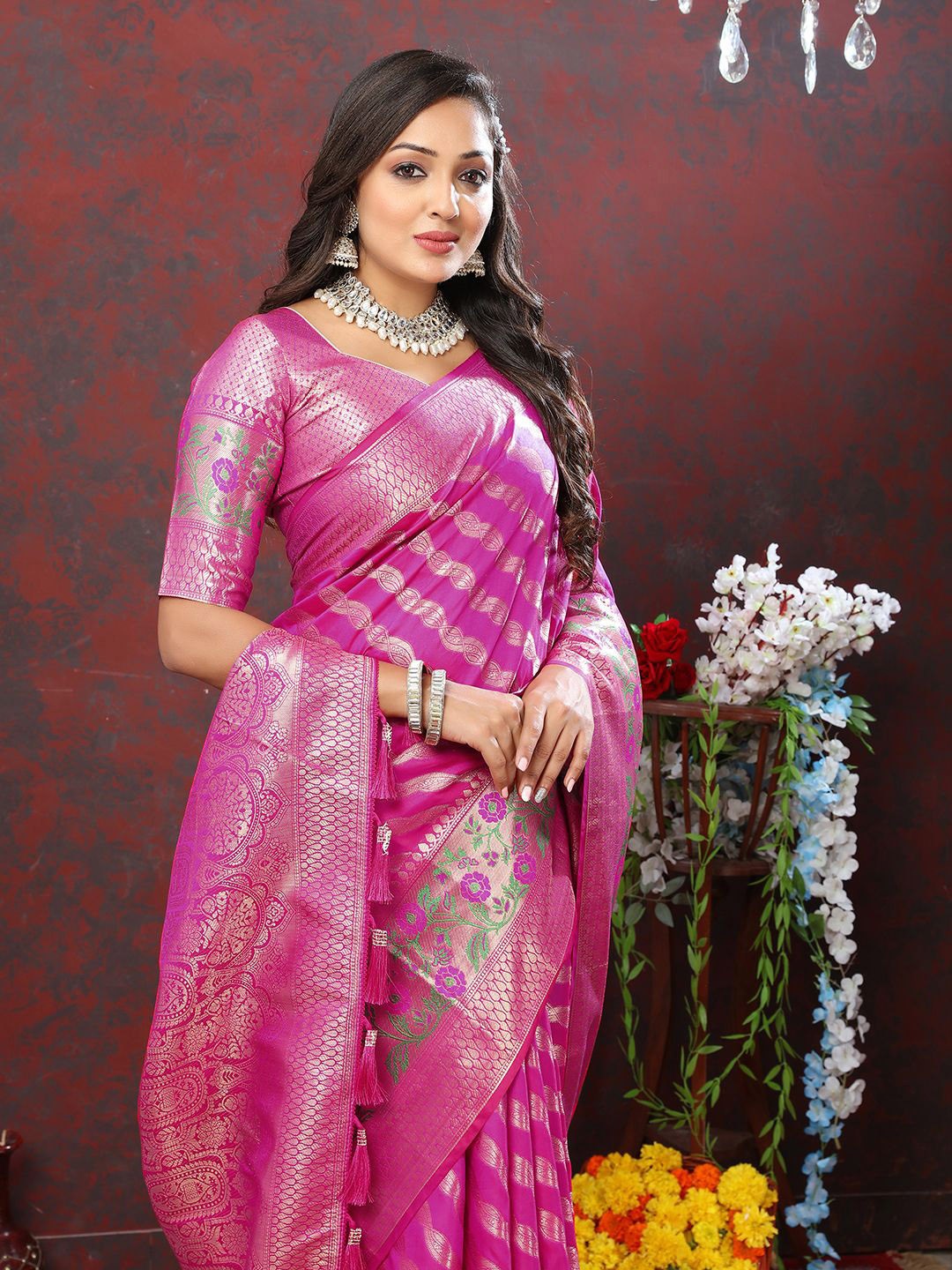 

NIWAA Woven Design Zari Pure Silk Banarasi Saree, Fuchsia