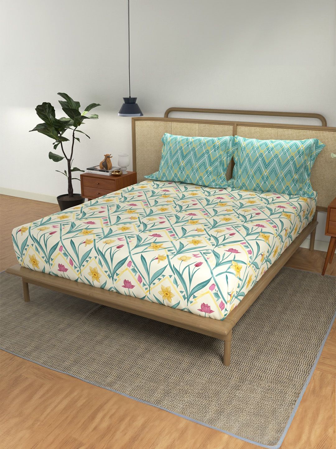 

URBAN SPACE Divine Turquoise Blue Printed 144TC Cotton Double Queen Bedsheet Set