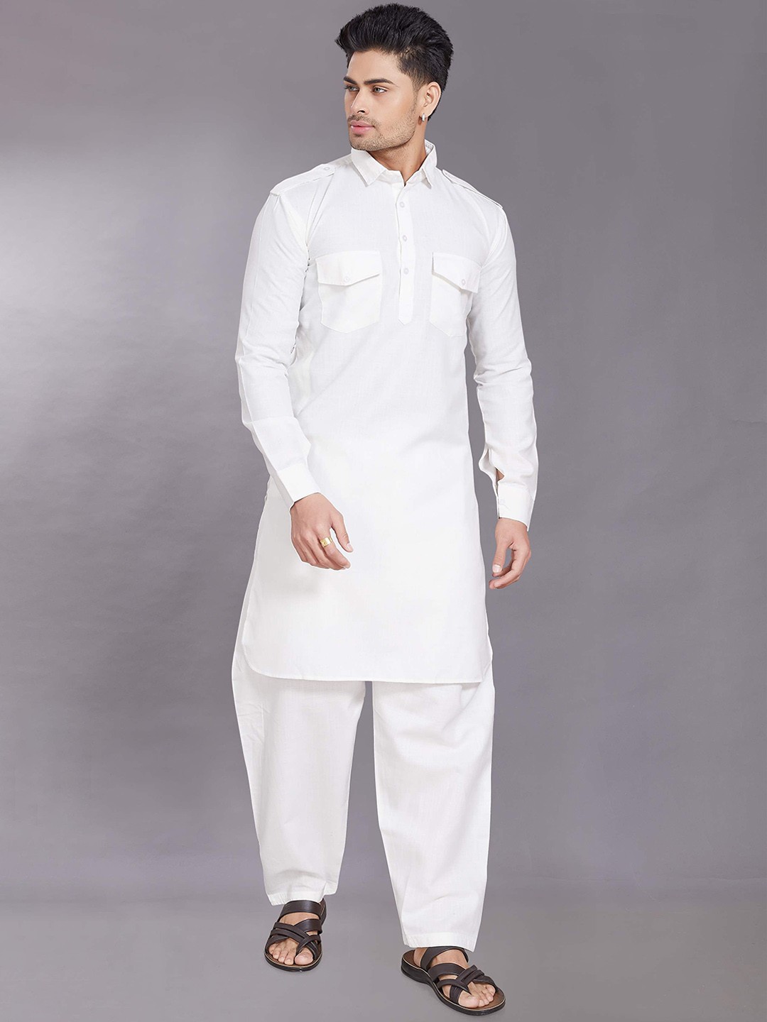

DIVISIVE Shirt Collar Pathani Kurta with Pyjama, Cream