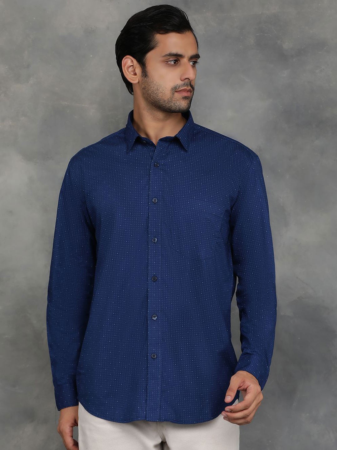 

Greenfibre Men Spread Collar Micro Ditsy Printed Cotton Casual Shirt, Navy blue