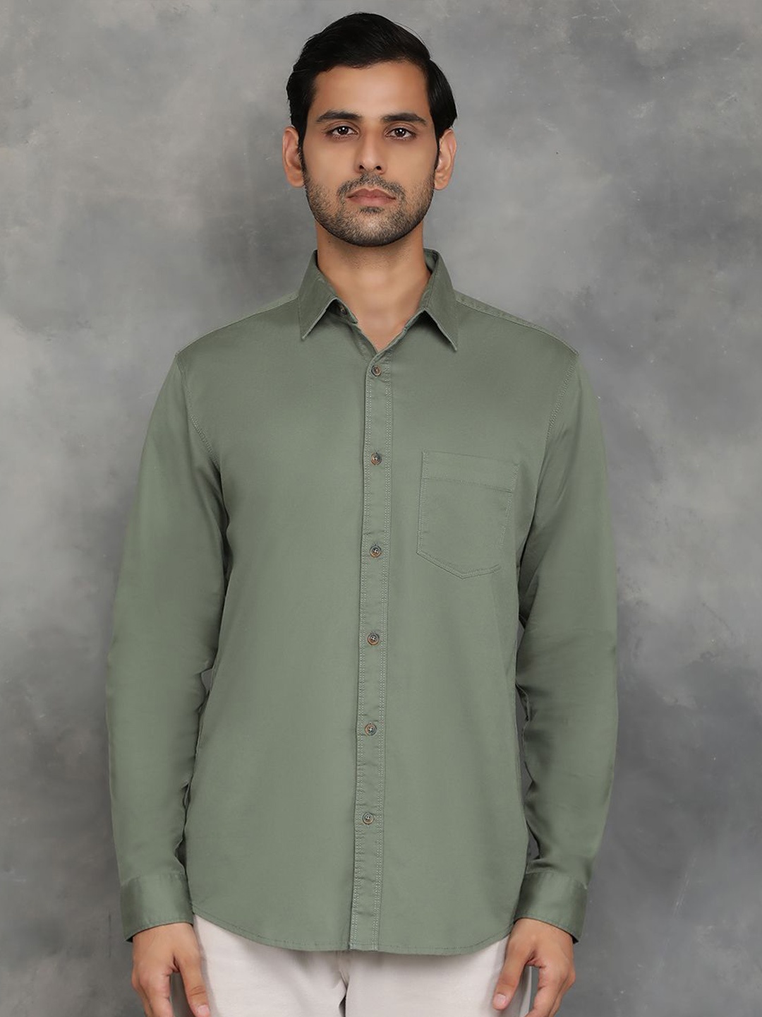 

JADE BLUE Men Spread Collar Solid Cotton Slim Fit Casual Shirt, Green