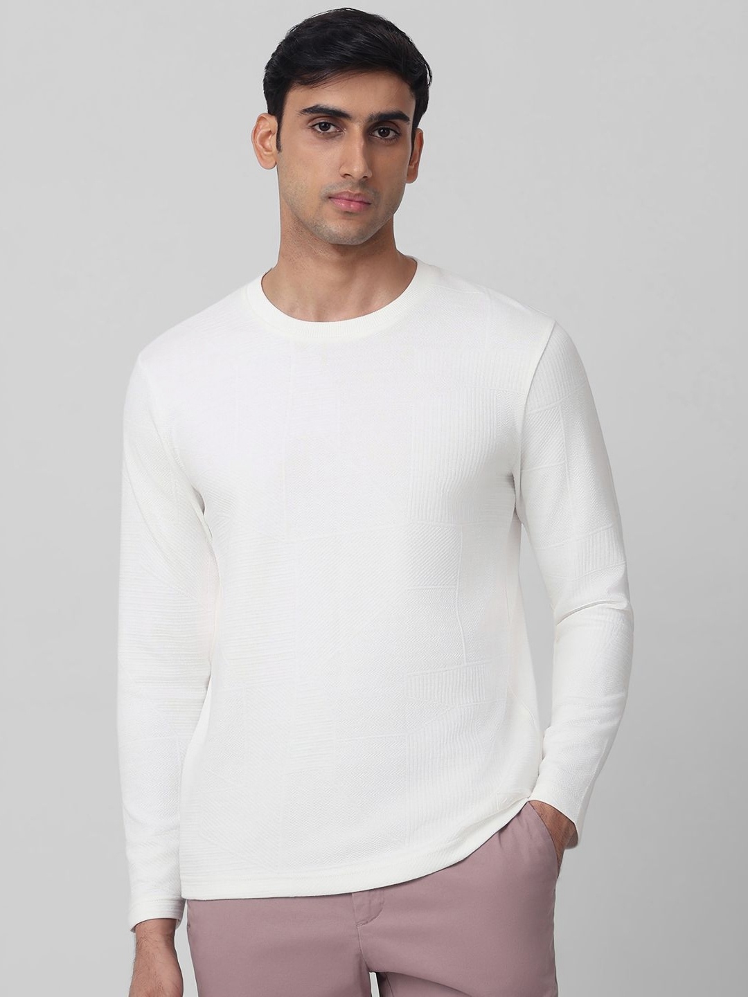 

Mufti Men Self Design Round Neck Cotton Slim Fit T-shirt, Off white