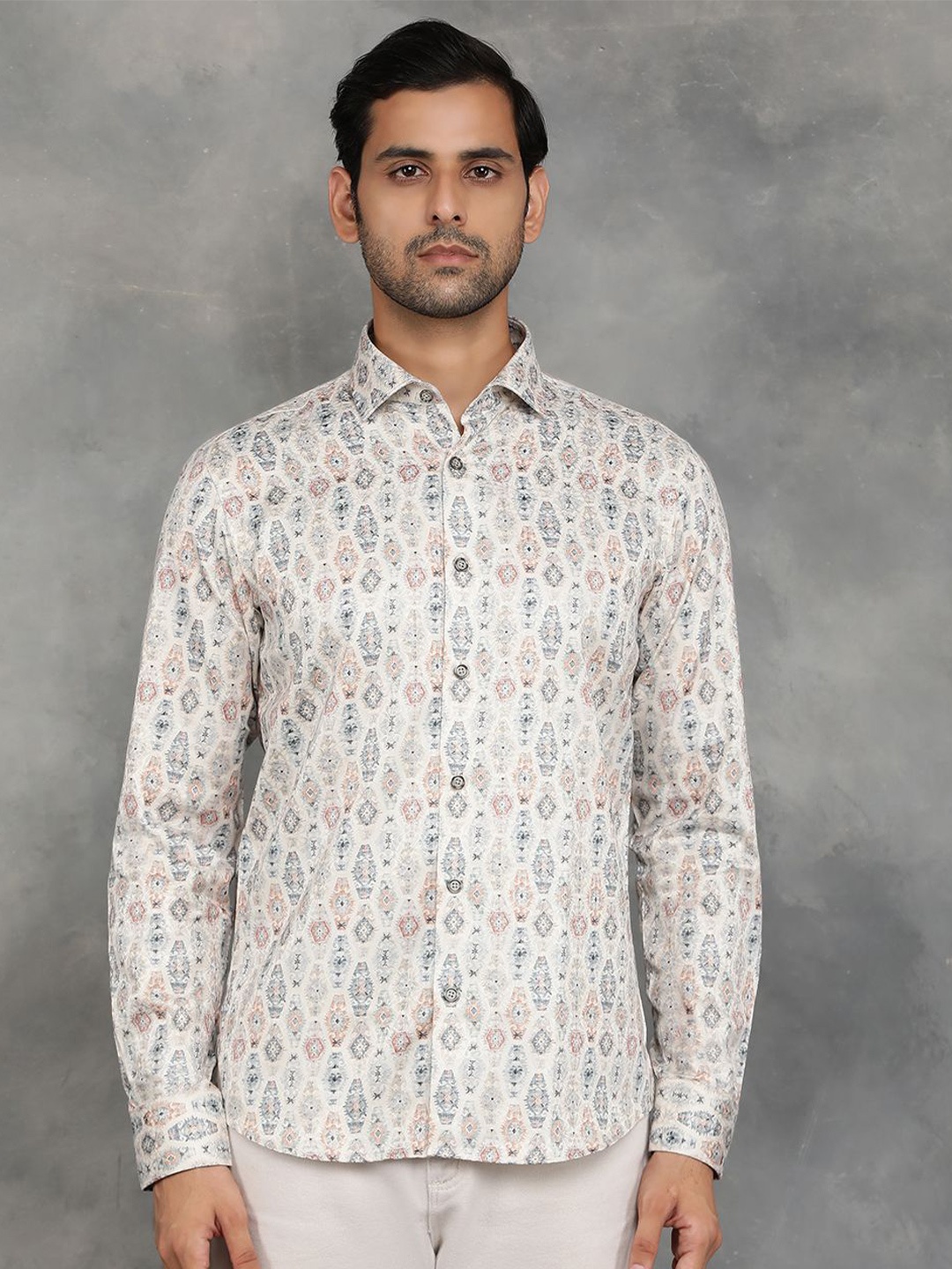 

JB STUDIO Men Spread Collar Abstract Printed Slim Fit Casual Shirt, Beige