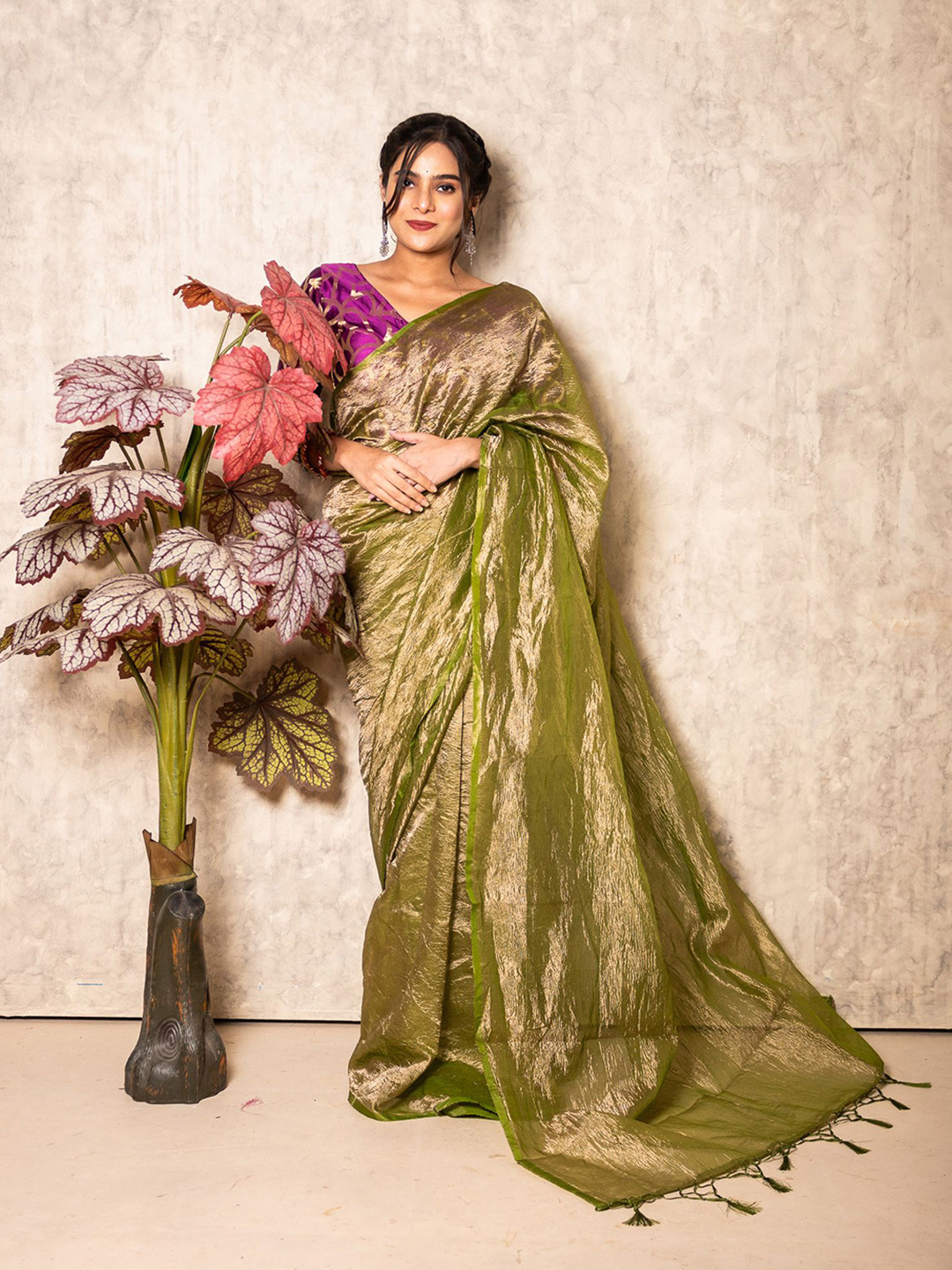 

Uttariya Solid Saree With Blouse Piece, Green