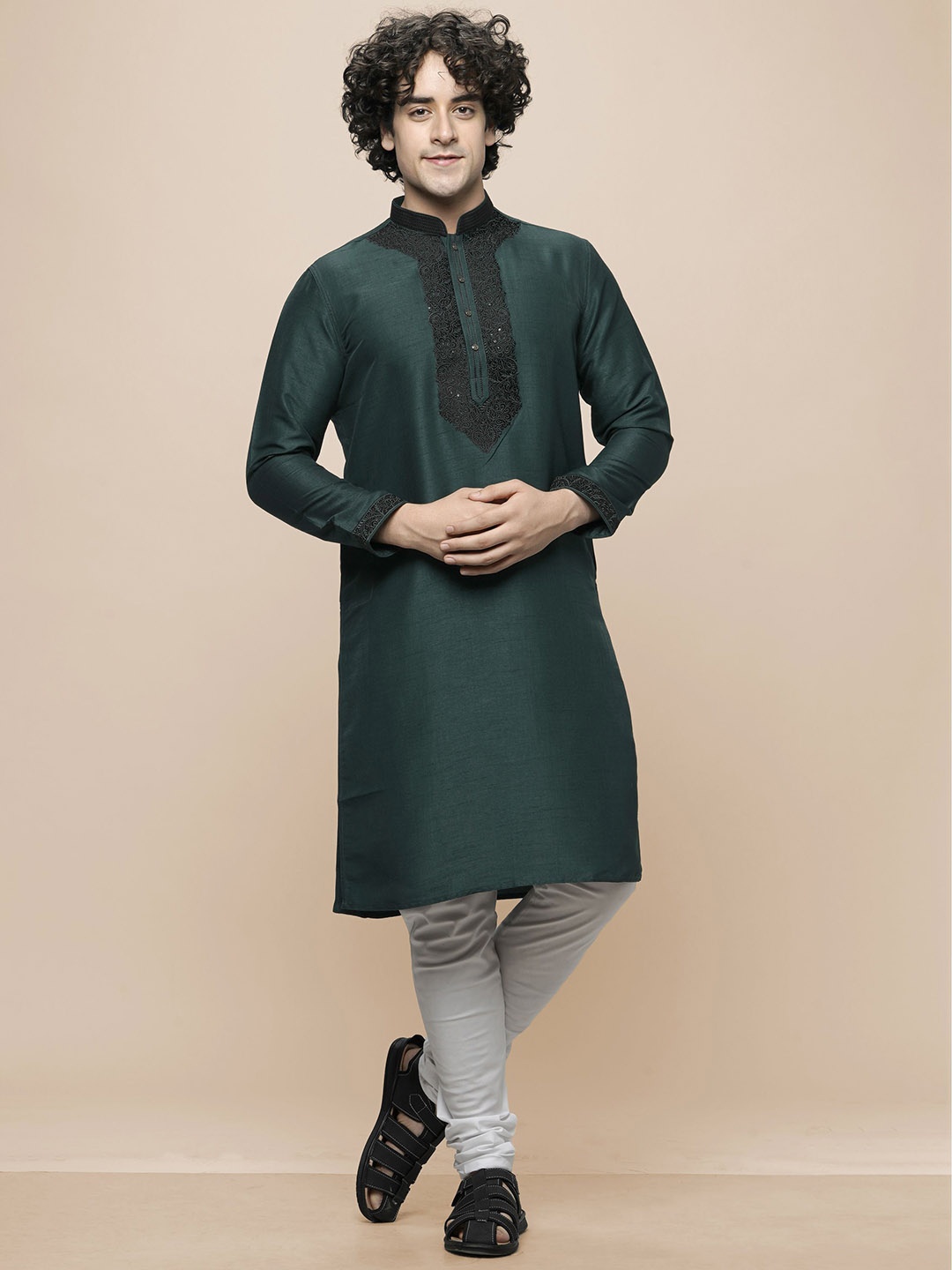 

MAAHI FABS Floral Yoke Design Mandarin Collar Thread Work Straight Kurta with Churidar, Green