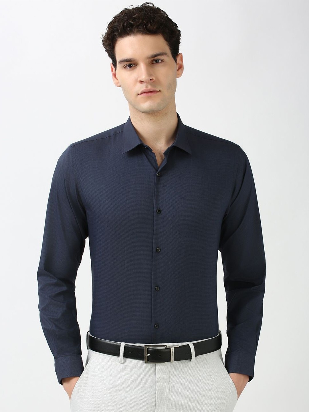 

Peter England Men Spread Collar Textured Polycotton Slim Fit Formal Shirt, Navy blue