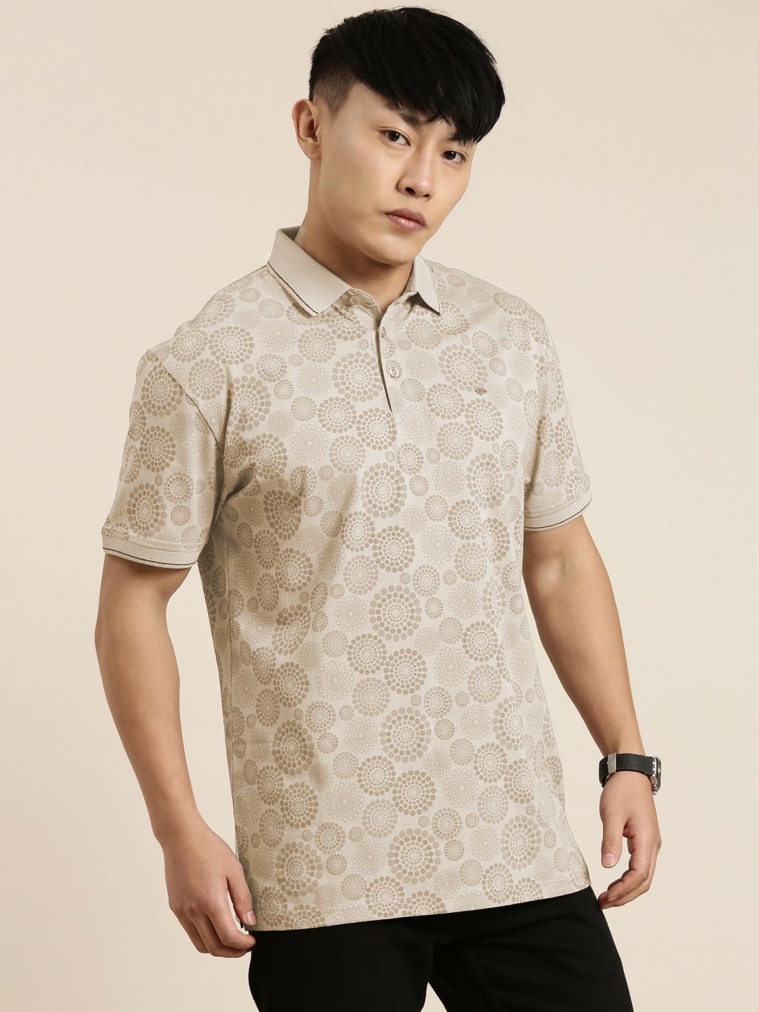 

Joven Men Geometric Printed Polo Collar Cotton T-shirt, Beige