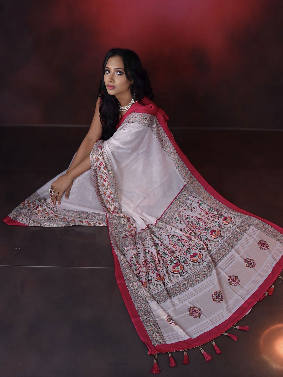 

DrapeMall Ethnic Motifs Woven Design Festive Saree, Off white