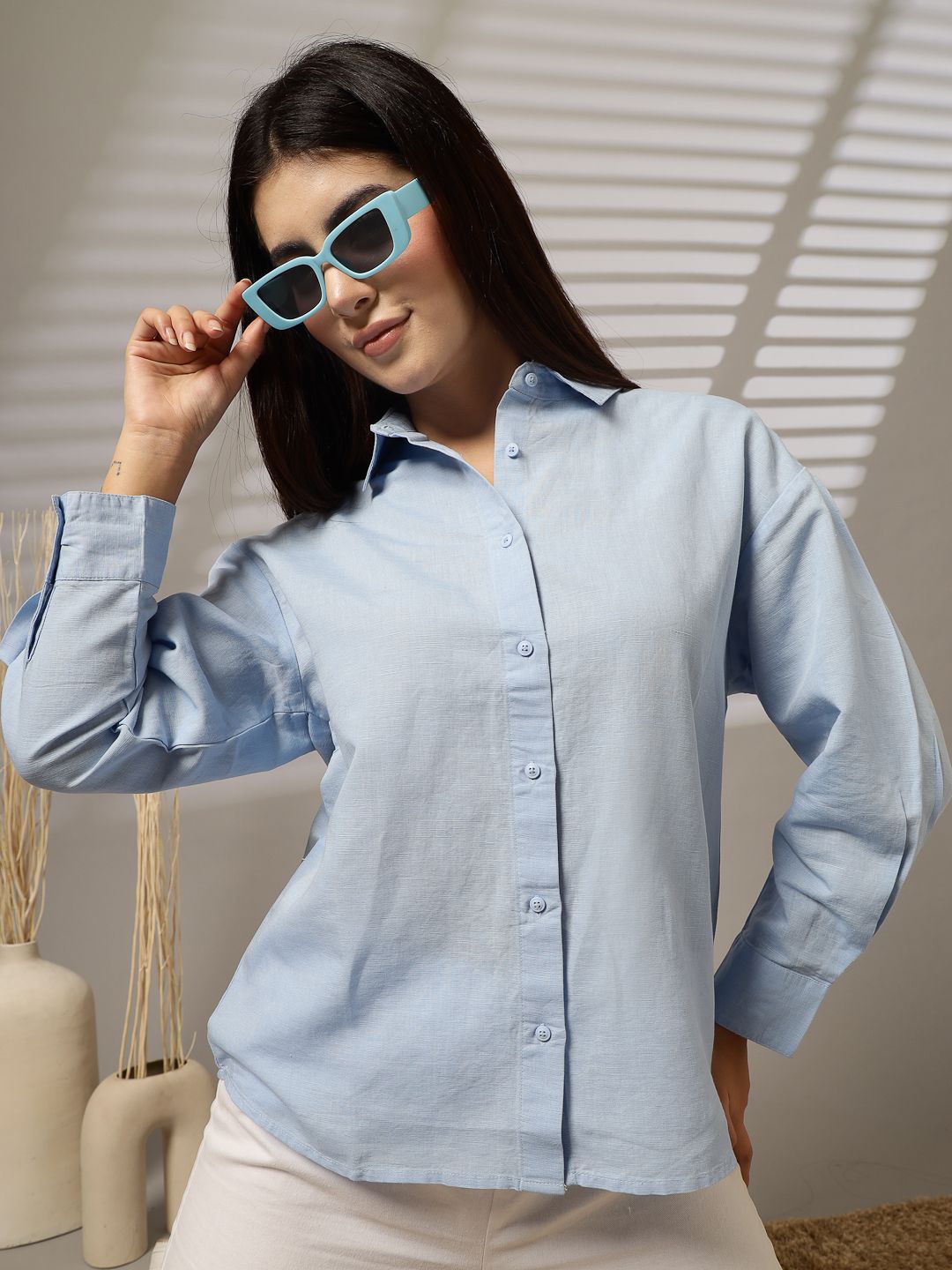 

The Roadster Lifestyle Co. WoMen Solid Relaxed Fit Casual Linen Shirt, Blue