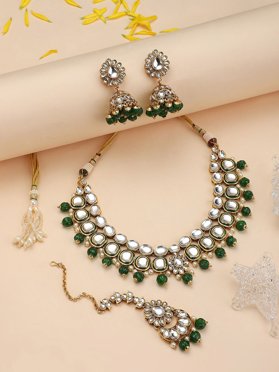 

ANIKAS CREATION Gold-Plated Kundan Studded & Beaded Necklace & Earrings With Maang Tika