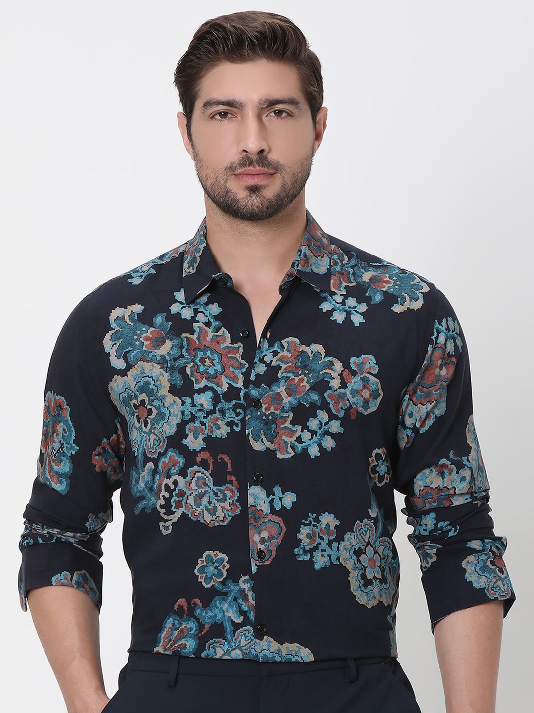 

Mufti Men Spread Collar Floral Printed Slim Fit Casual Shirt, Navy blue