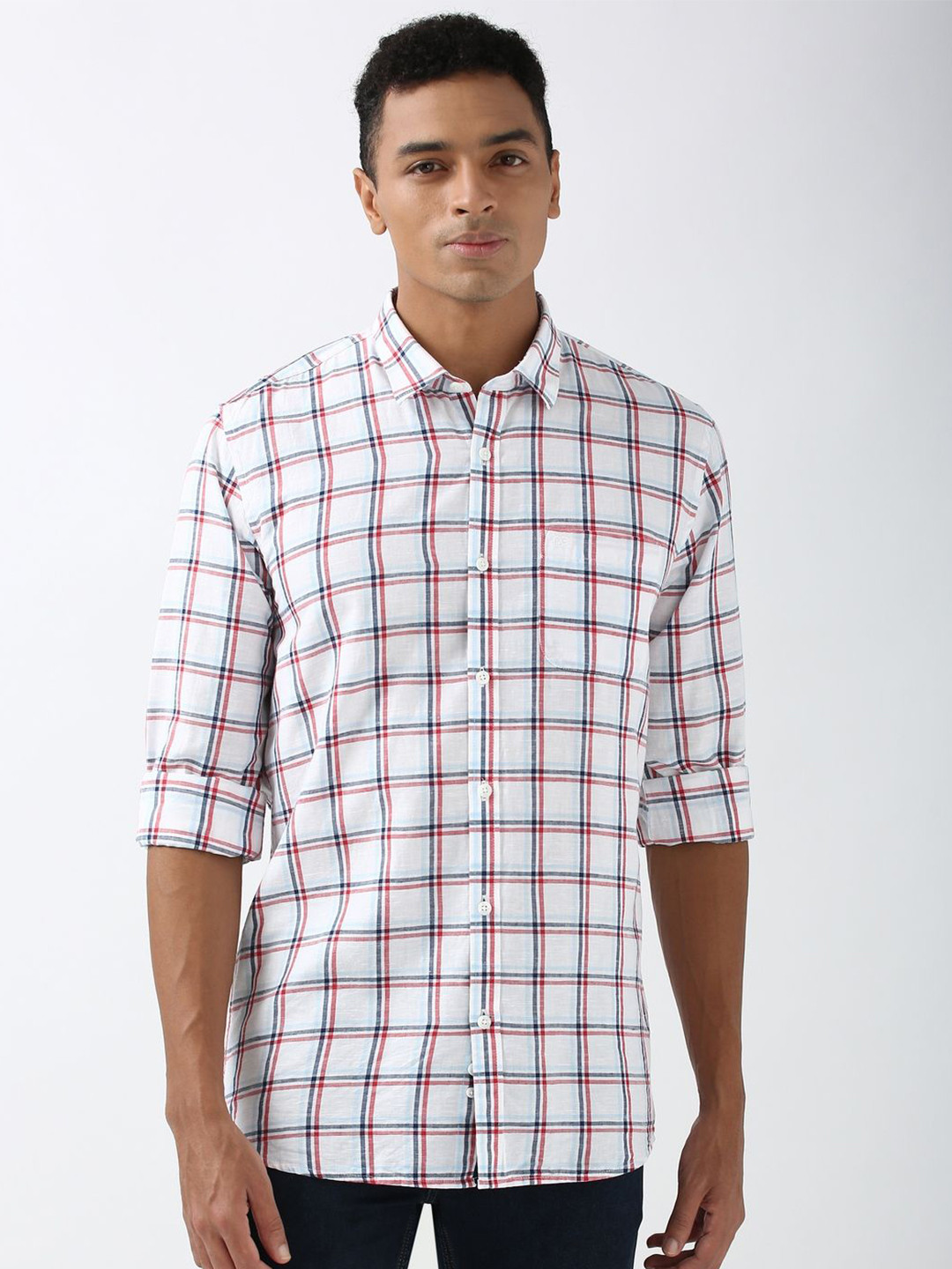 

Peter England Casuals Men Spread Collar Checked Cotton Slim Fit Casual Shirt, White