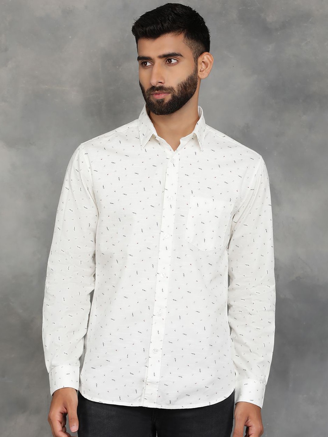 

Greenfibre Men Cutaway Collar Conversational Self Design Cotton Slim Fit Casual Shirt, Off white