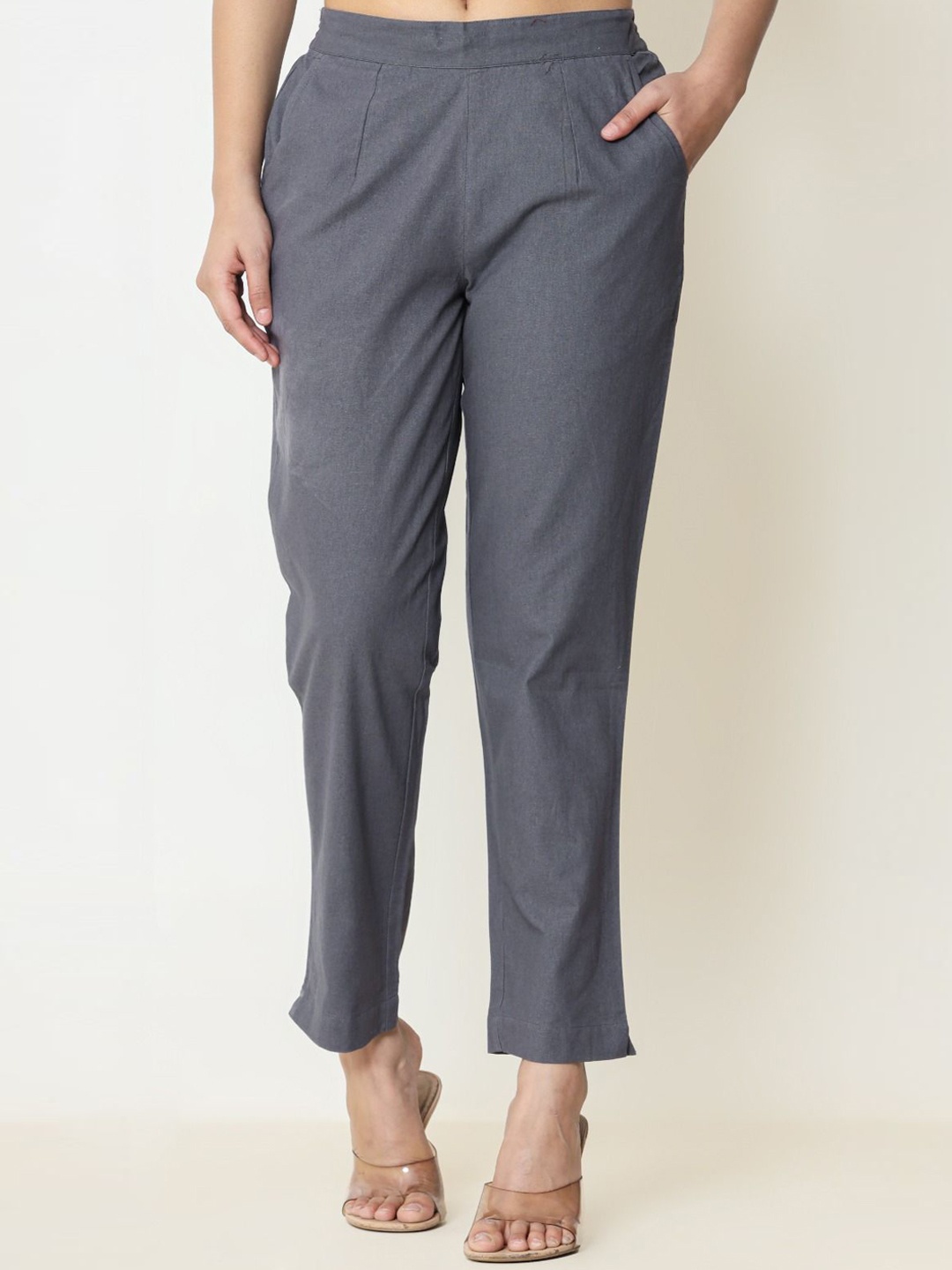 

Cloth Bites Women Solid Mid Rise Cotton Relaxed Fit Trousers, Grey