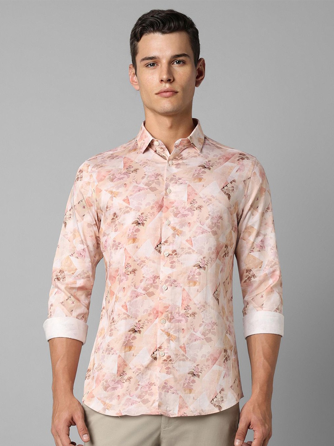 

Louis Philippe Sport Men Slim Fit Floral Opaque Printed Casual Shirt, Peach