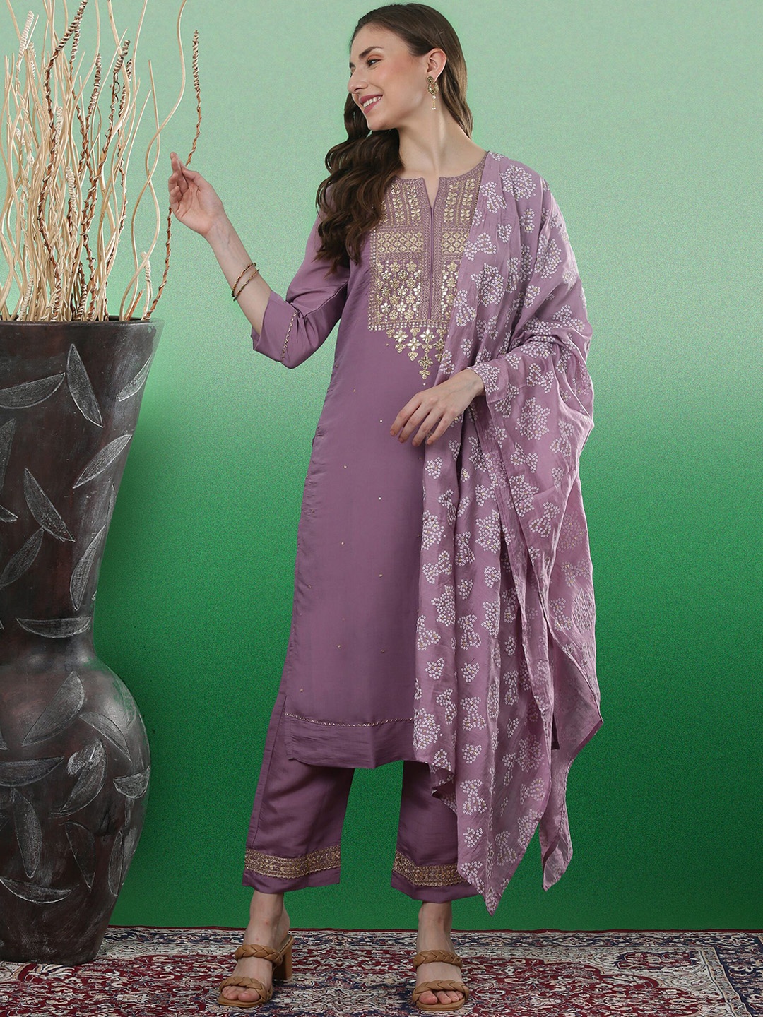 

Sangria Sequence Straight Kurta & Trouser With Dupatta, Lavender